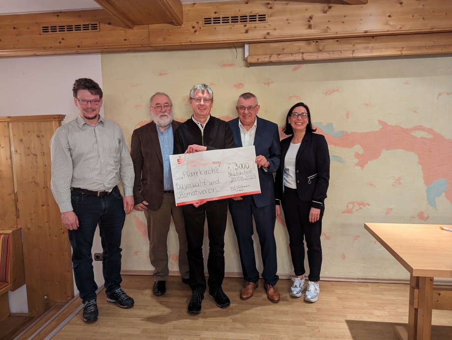 Spende Bayerwald- und Heimatverein / Pfarrei in Neukirchen